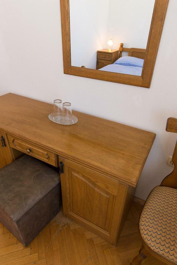 Rooms Miramare Krk Town Esterno foto